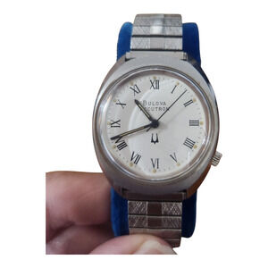 Bulova Accutron working men watch silver stretch band roman numeral tuning fork